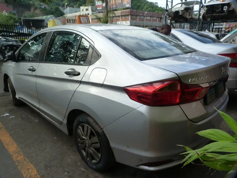 2014 Honda Ballade L15Z1 view 5