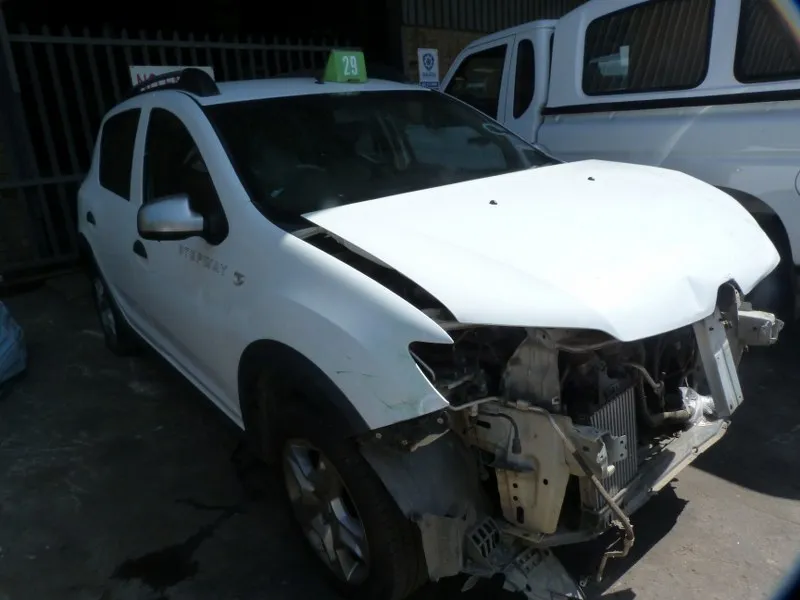 2017 Renault Sandero view 4