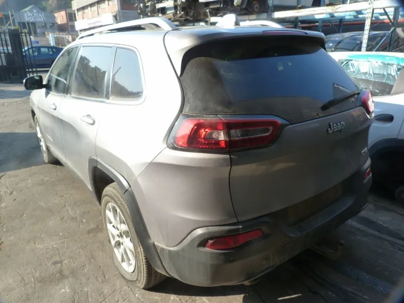2014 Jeep Cherokee  view 7