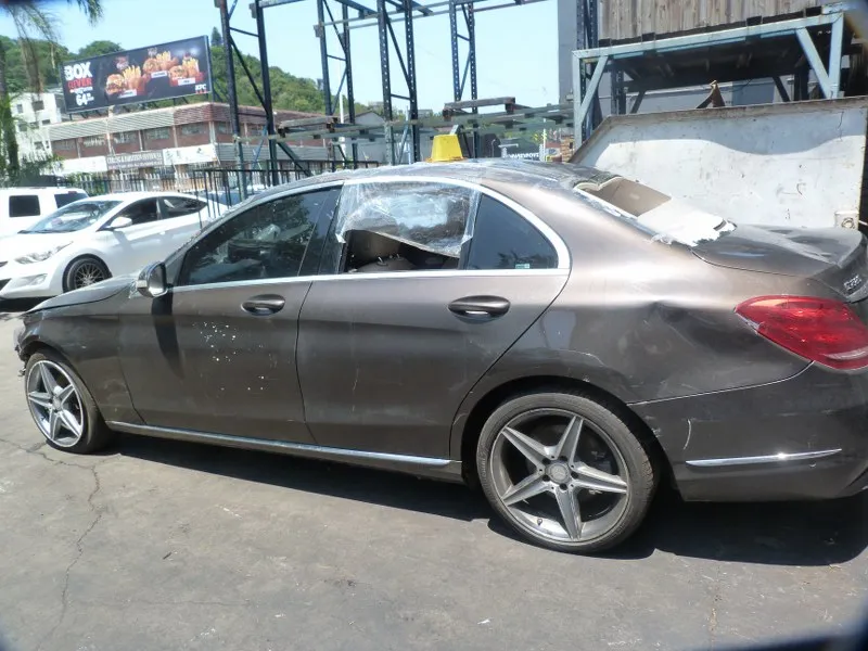 2014 Mercedes-Benz C-Class 651 view 5