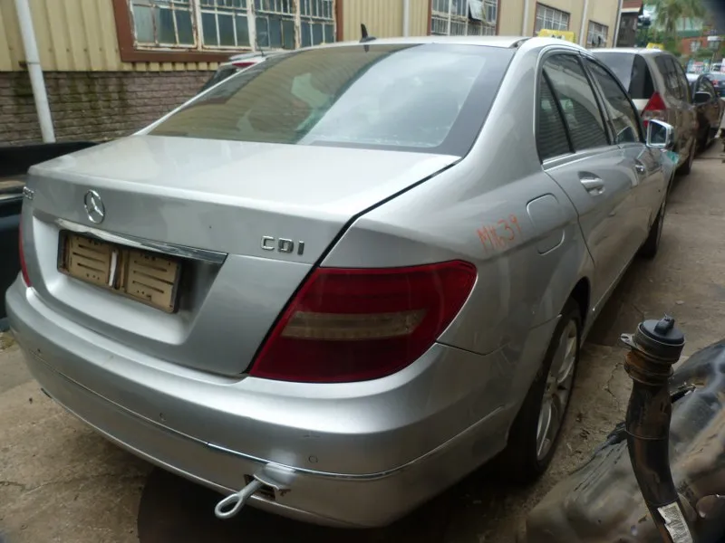 2011 Mercedes-Benz C-Class 651 view 6