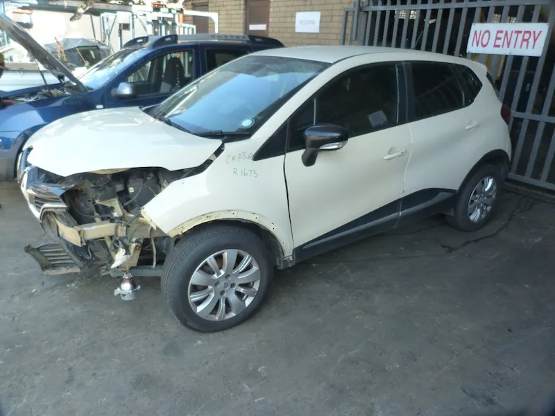 2017 Renault Captur  view 3