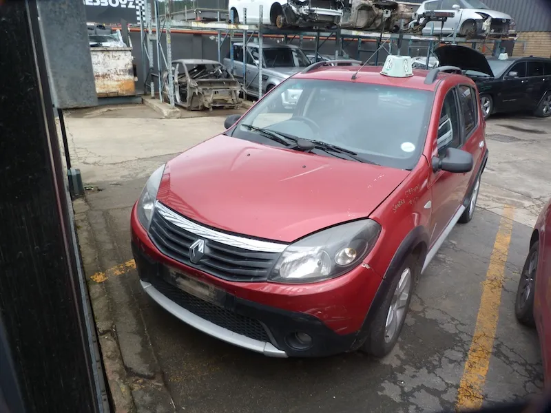 2012 Renault Sandero thumbnail 2