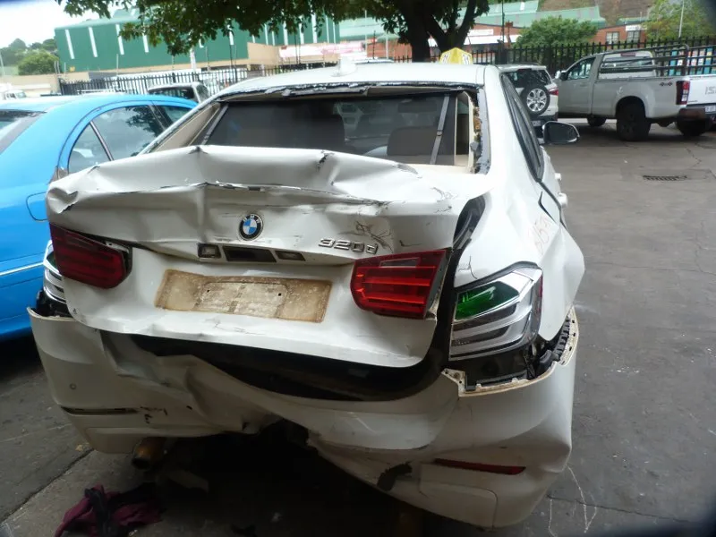 2013 BMW 3 Series N47N view 7