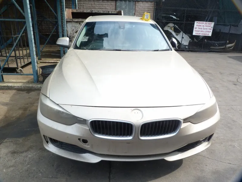 2013 BMW 3 Series N20 view 2