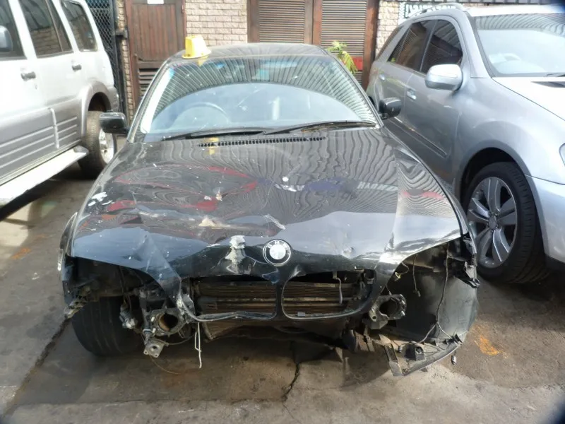 2004 BMW 3 Series M54 view 2