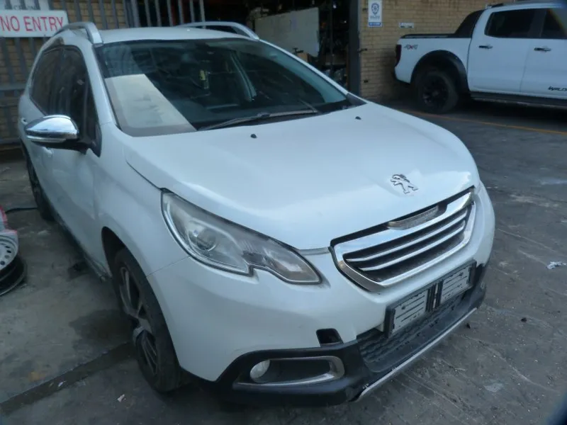 2016 Peugeot 2008 view 5