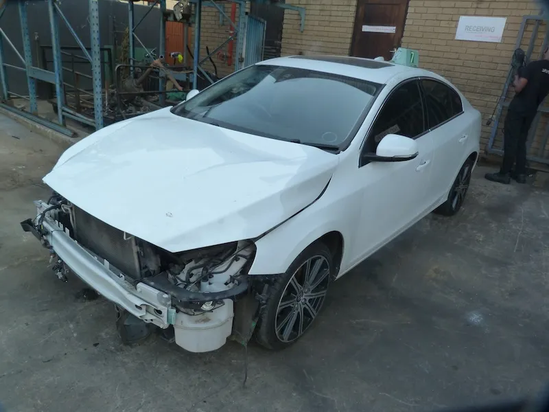 2016 Volvo S60 D4204T view 2