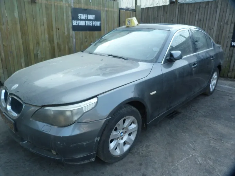 2004 BMW 5 Series M54 view 4