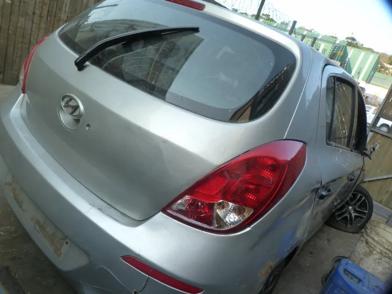 2013 Hyundai i20 G4LA view 7
