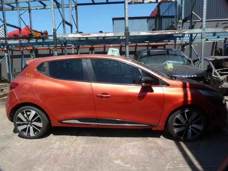 2010 Renault Clio H4B view 4