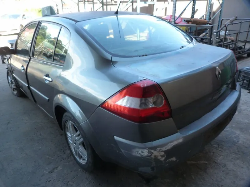 2004 Renault Megane  view 6