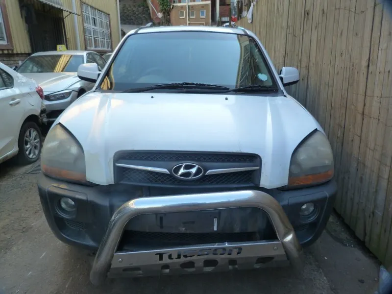 2009 Hyundai Tucson G4GC view 2