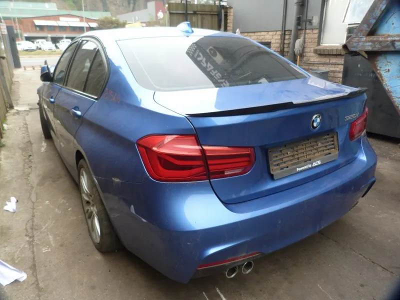 2016 BMW 3 Series view 3