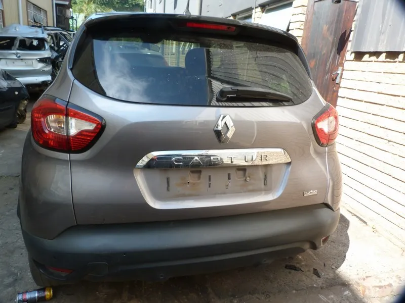 2016 Renault Captur H4B view 5