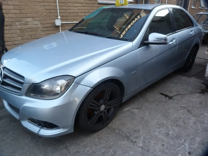 2013 Mercedes-Benz C-Class view 6