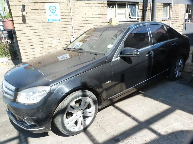 2010 Mercedes-Benz C-Class 2718 view 6