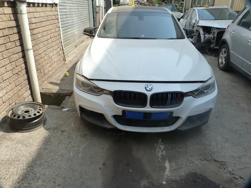 2013 BMW 3 Series N55 view 3
