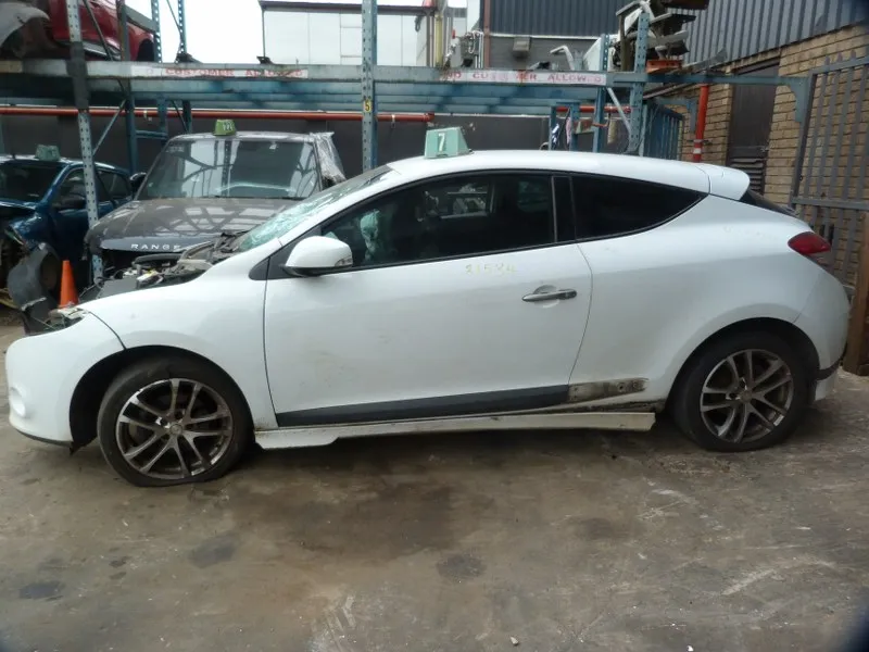2010 Renault Megane K4M view 4