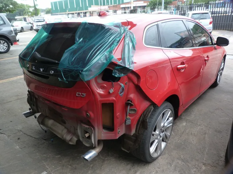 2012 Volvo V40 D5204T6 view 7