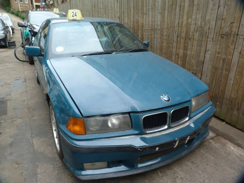 1996 BMW 3 Series M43 view 3