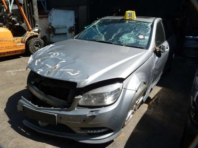 2011 Mercedes-Benz C-Class 2718 view 3