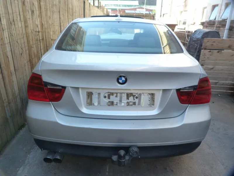 2007 BMW 3 Series N46 view 3