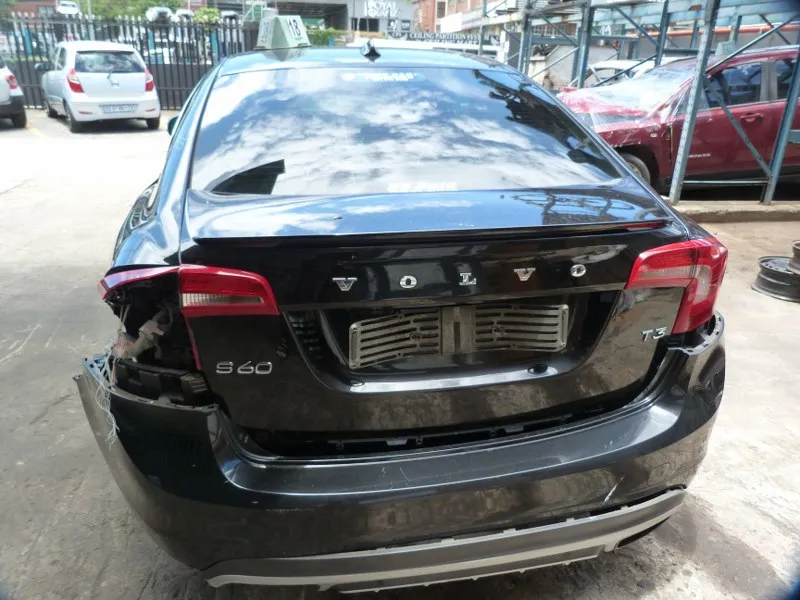 2015 Volvo S60 B4154T view 5