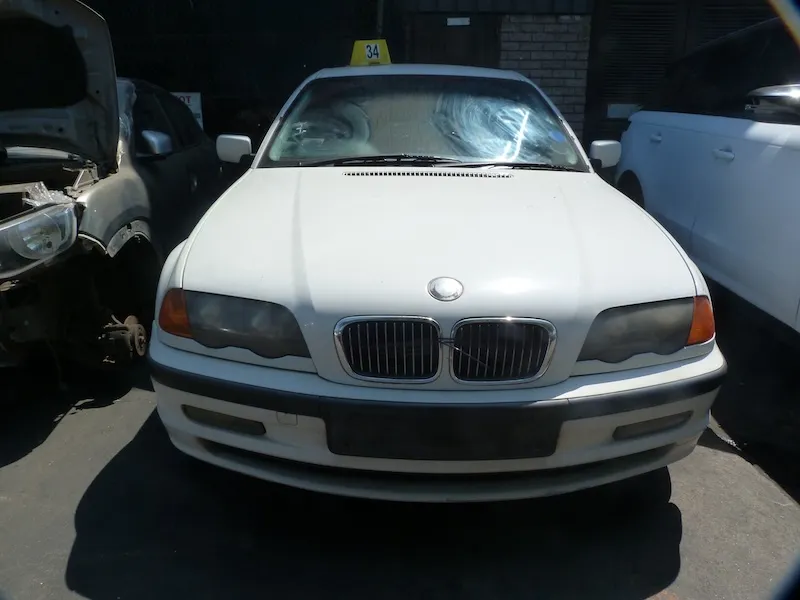 2000 BMW 3 Series  view 2