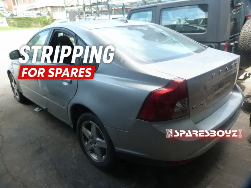 2010 Volvo S40 view 5