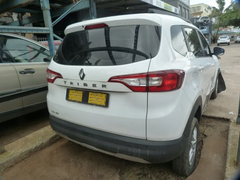 2023 Renault Triber B4D view 7