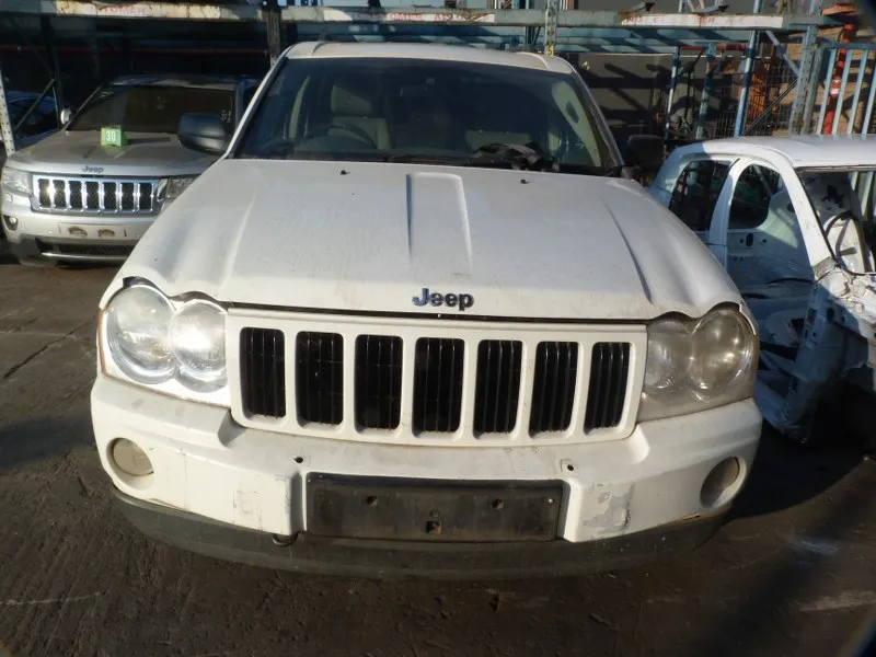 2006 Jeep Grand Cherokee  view 2