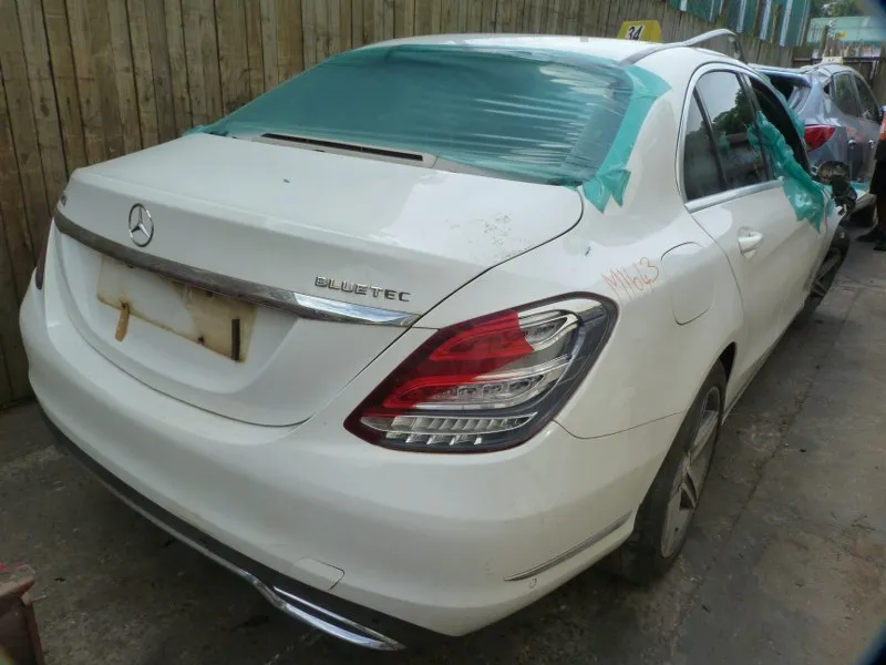 2015 Mercedes-Benz C-Class 651 view 5