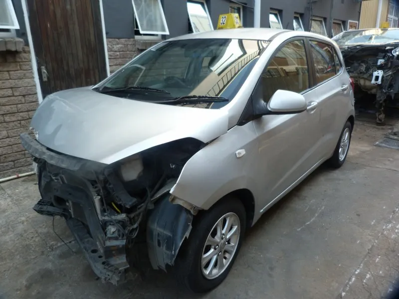 2015 Hyundai Grand i10 G4LA view 3