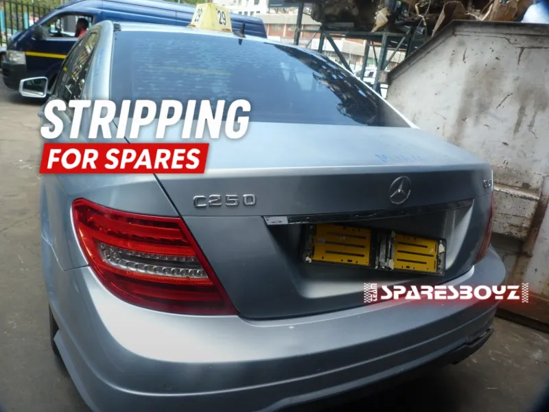 2012 Mercedes-Benz C-Class view 6