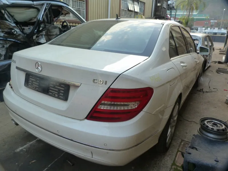 2011 Mercedes-Benz C-Class 651 view 5