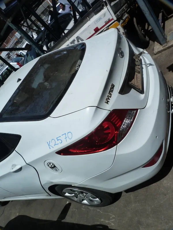2012 Hyundai Accent G4FC view 5