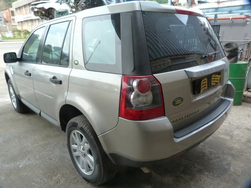 2010 Land Rover Freelander  view 6