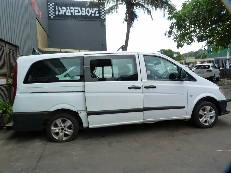 2004 Mercedes-Benz Vito 646 view 5