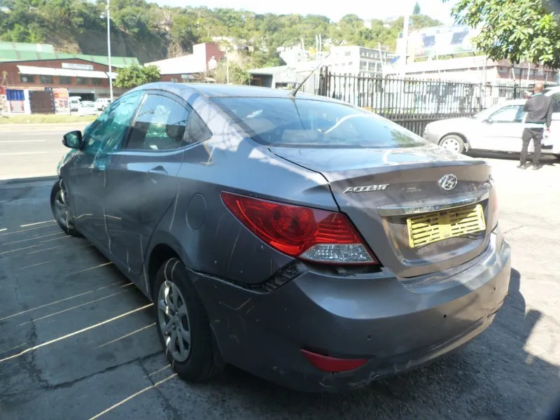 2014 Hyundai Accent G4FC view 6
