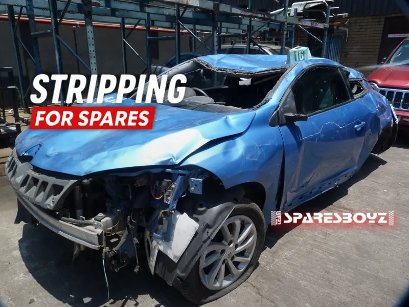 2012 Renault Megane K4M view 4