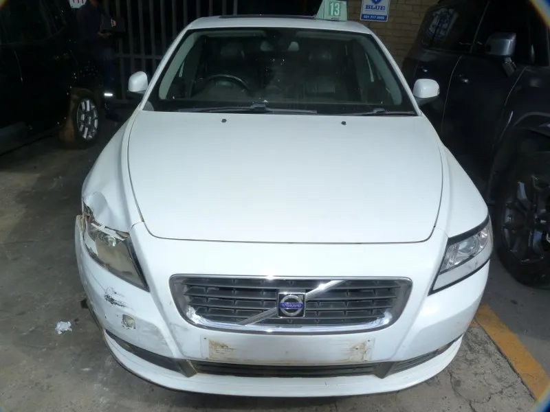 2008 Volvo S40 B4204S3 view 2