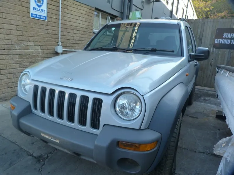 2003 Jeep Cherokee  view 3