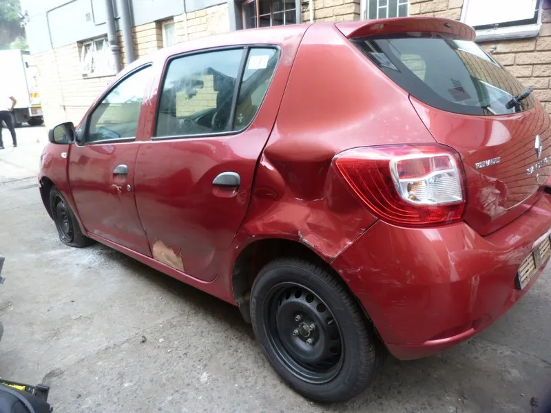 2016 Renault Sandero  view 4