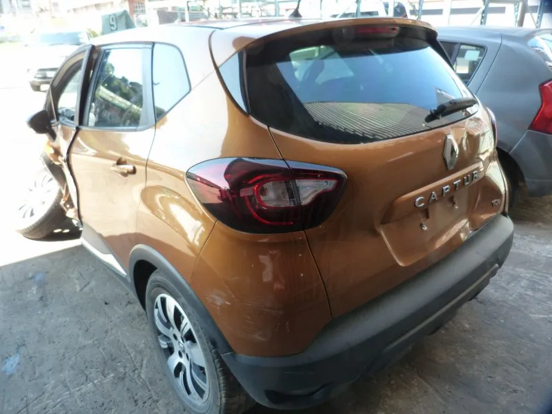 2019 Renault Captur H4B view 7