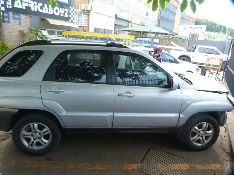 2008 Kia Sportage G4GC view 4