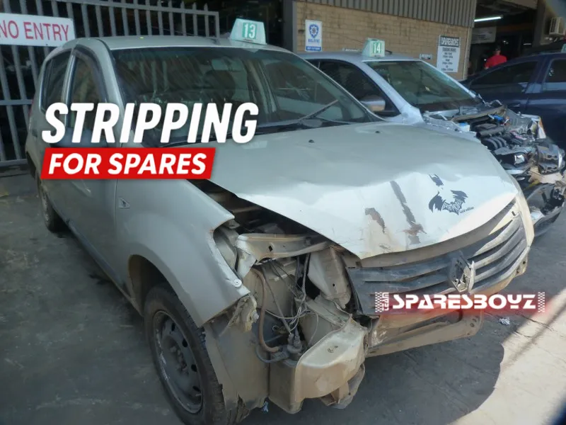 2010 Renault Sandero K7M view 2