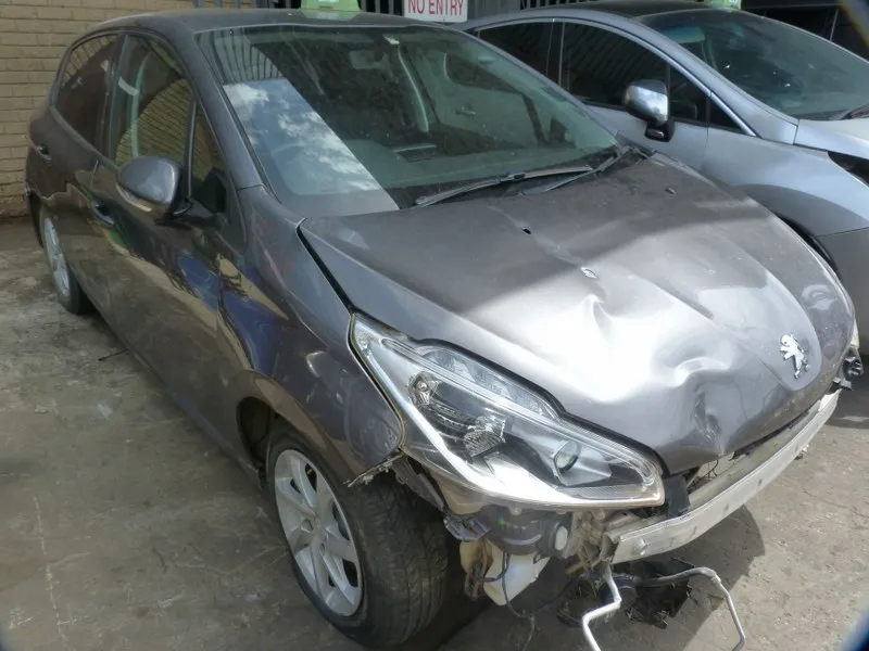 2020 Peugeot 208 10B1 view 7