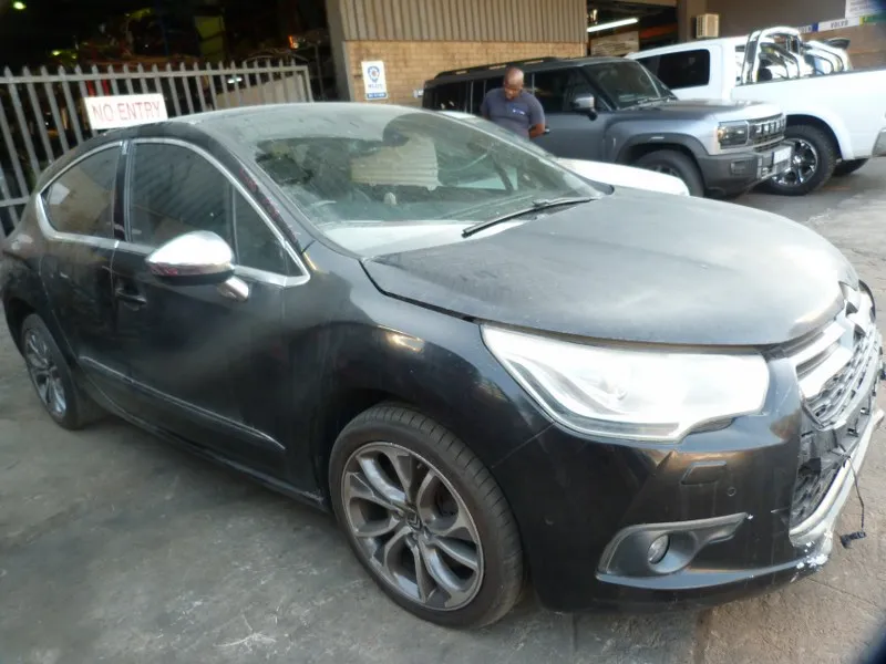 2011 Citroën DS4 10FK view 3