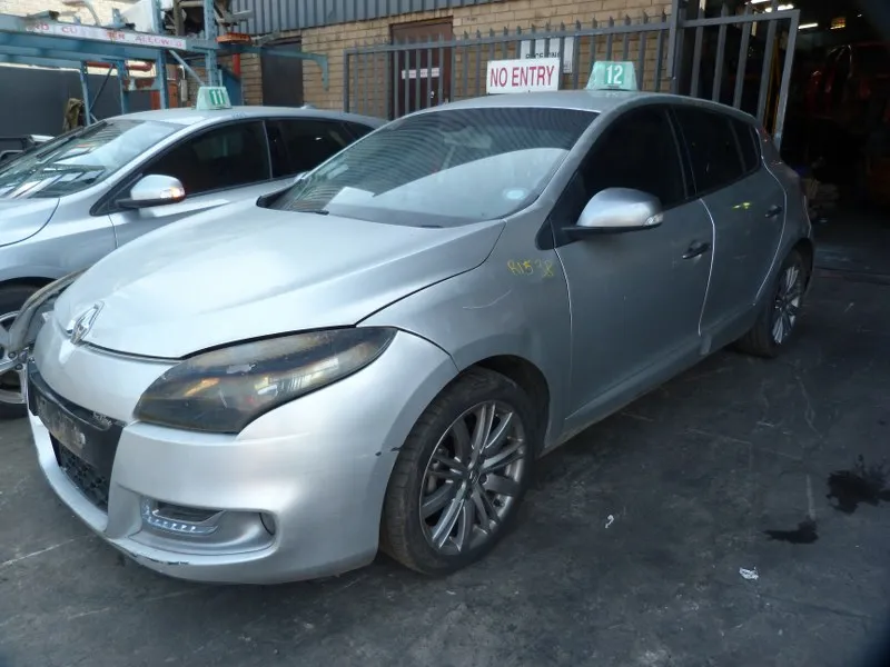 2013 Renault Megane H4J view 3